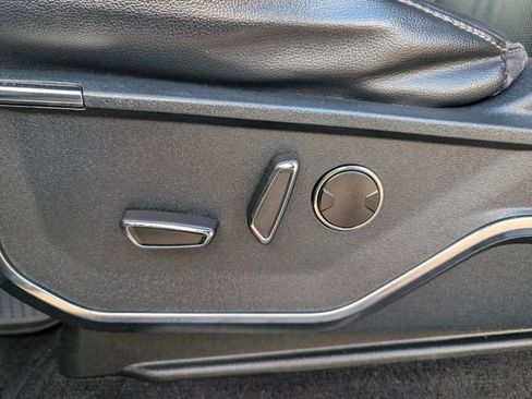 Used 2021 Ford F150 Lariat w/ Tow Technology Package image 25