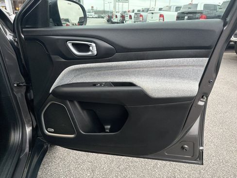 Used 2022 Jeep Compass Latitude w/ Sun and Sound Group image 15