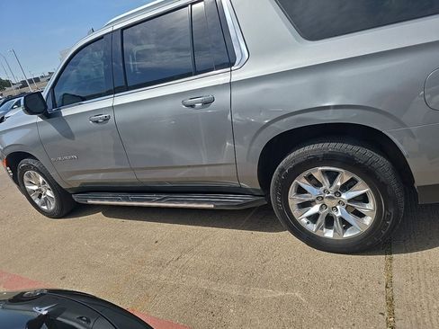 Used 2023 Chevrolet Suburban Premier AWD/4WD image 8