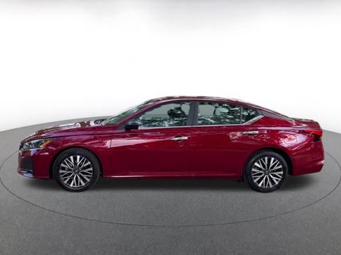 Used 2025 Nissan Altima 2.5 SV image 9