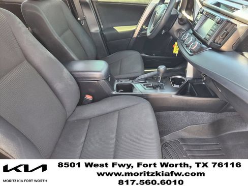 Used 2017 Toyota RAV4 LE FWD image 12