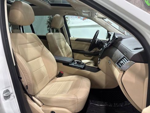 Used 2017 Mercedes-Benz GLS 450 4MATIC image 52