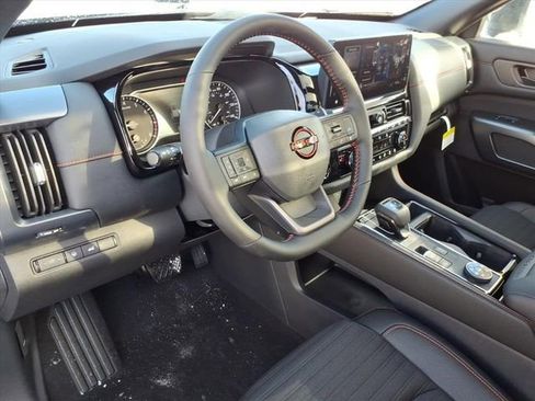 New 2026 Nissan Pathfinder SV image 10