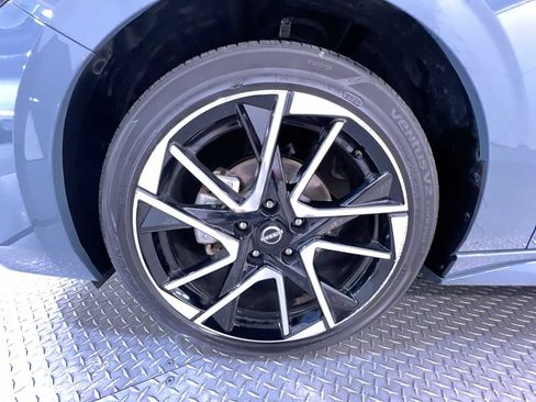 Used 2025 Nissan Sentra SR FWD image 10
