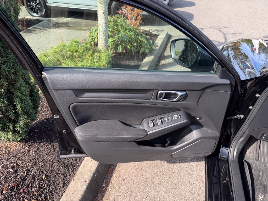 Used 2022 Honda Civic Sport image 11