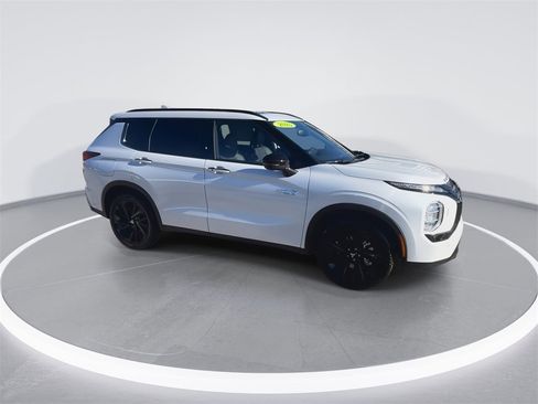 New 2025 Mitsubishi Outlander SEL Black Edition image 2