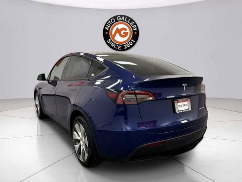 Used 2023 Tesla Model Y Long Range image 5