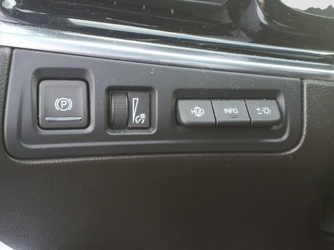 Used 2023 Cadillac XT6 Sport w/ Technology Package image 27