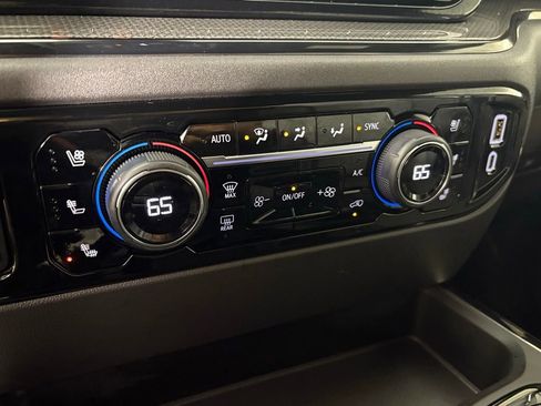 Used 2025 Chevrolet Silverado 1500 ZR2 w/ Technology Package image 35