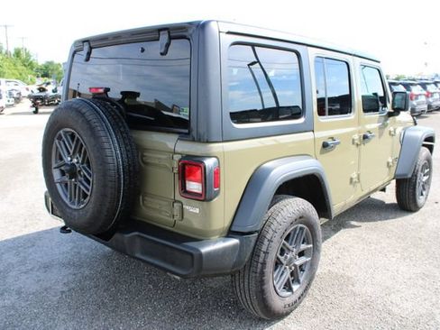 Used 2025 Jeep Wrangler Unlimited Sport AWD/4WD image 5