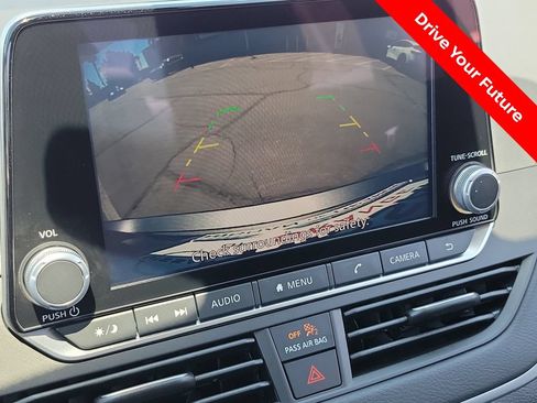 Certified 2025 Nissan Altima 2.5 S FWD image 11