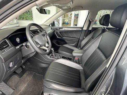 Used 2022 Volkswagen Tiguan SE AWD/4WD image 9