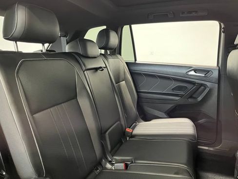 Used 2022 Volkswagen Tiguan SE R-Line FWD image 13