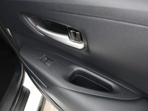 Used 2025 Toyota Corolla SE FWD image 15