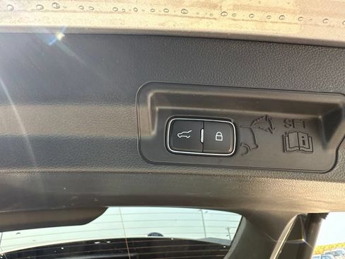 Used 2023 Ford Explorer XLT w/ Equipment Group 202A AWD/4WD image 26