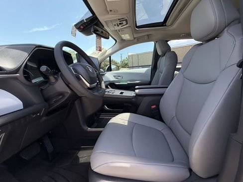 New 2026 Toyota Sienna XLE FWD image 26