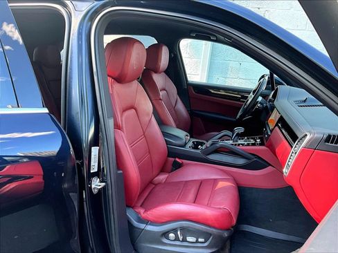Certified 2021 Porsche Cayenne AWD/4WD image 12