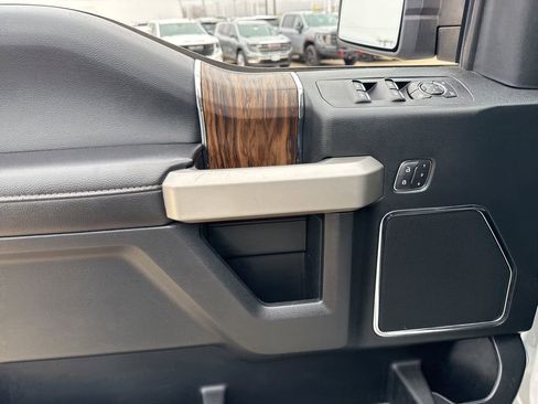 Used 2020 Ford F150 Lariat image 12