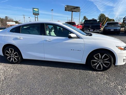 Used 2024 Chevrolet Malibu RS image 4