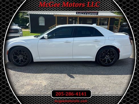Used 2019 Chrysler 300 S RWD image 1