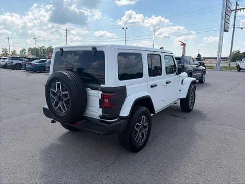 Used 2026 Jeep Wrangler Unlimited Sahara AWD/4WD image 6