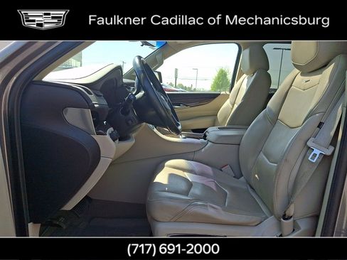Used 2018 Cadillac Escalade Luxury image 13