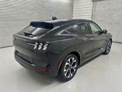 Used 2022 Ford Mustang Mach-E Premium image 4