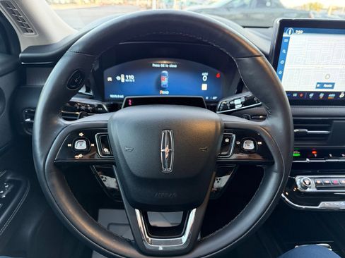 Used 2023 Lincoln Corsair Reserve w/ Equipment Group 202A image 9