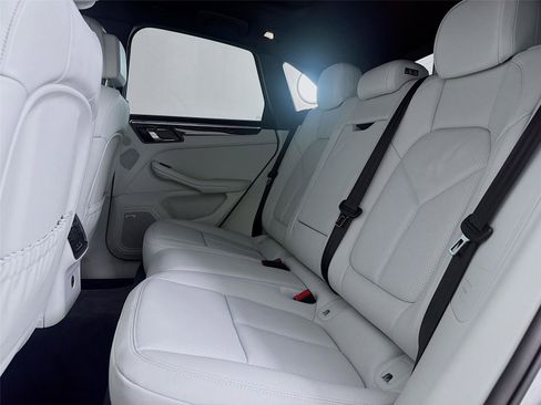 New 2025 Porsche Macan S image 16