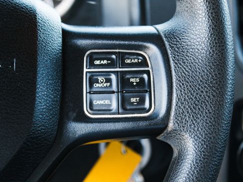 Used 2018 RAM 1500 Express AWD/4WD image 14