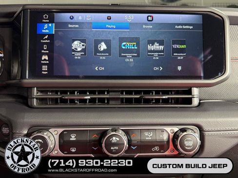 Used 2025 Jeep Wrangler Unlimited Rubicon AWD/4WD image 27