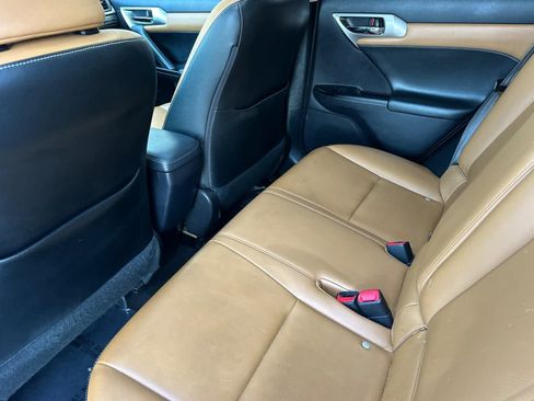 Used 2015 Lexus CT 200h image 4