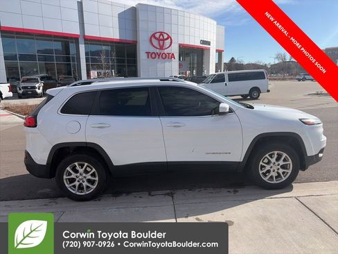 Used 2015 Jeep Cherokee Latitude w/ Cold Weather Group image 8