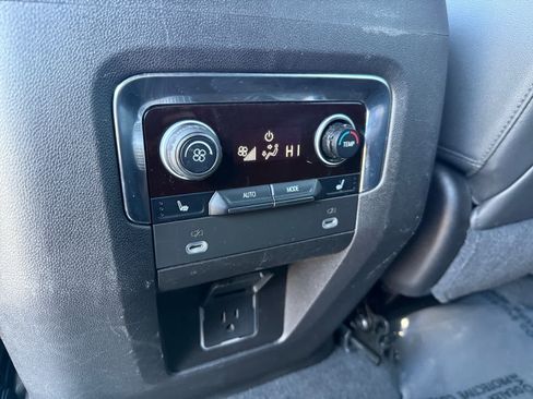 Used 2021 Chevrolet Suburban Z71 w/ Z71 Off-Road Package image 26