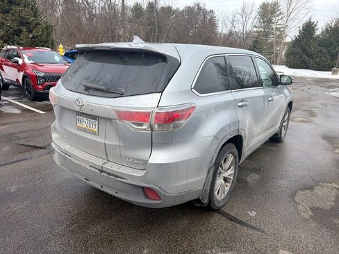 Used 2014 Toyota Highlander LE image 7