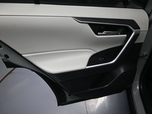 Used 2021 Toyota RAV4 XLE Premium FWD image 28