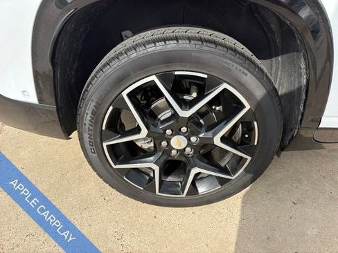 Used 2026 Chevrolet Traverse High Country FWD image 9