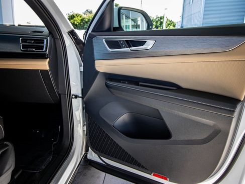 New 2026 Volkswagen Atlas Cross Sport SE image 42