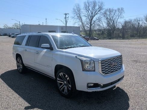 Used 2019 GMC Yukon XL Denali w/ Denali Ultimate Package image 7