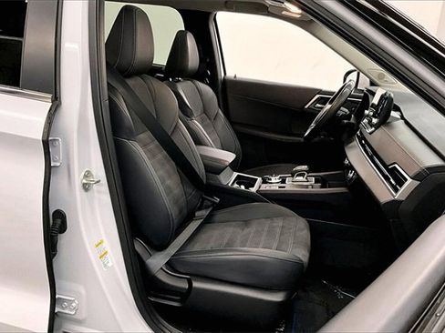 Used 2024 Mitsubishi Outlander SE image 7