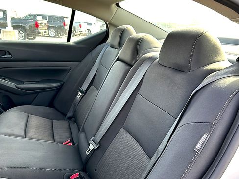 Used 2024 Nissan Altima 2.5 SV image 19