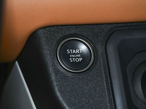 Used 2023 Land Rover Defender 110 SE AWD/4WD image 28