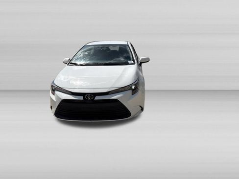 Used 2025 Toyota Corolla LE FWD image 10