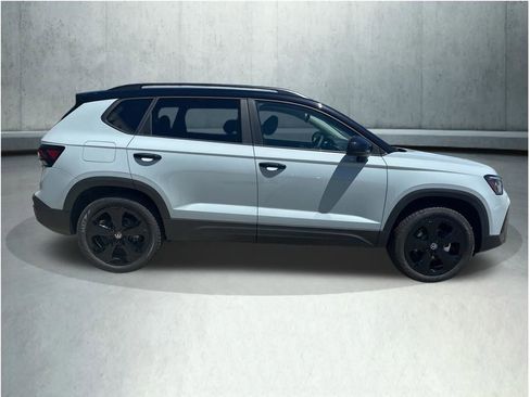 New 2026 Volkswagen Taos SE AWD/4WD image 6