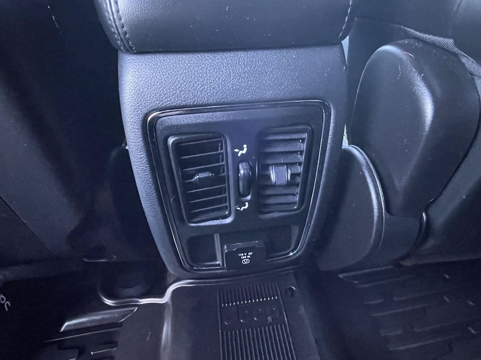 Used 2018 Jeep Grand Cherokee Altitude AWD/4WD image 13