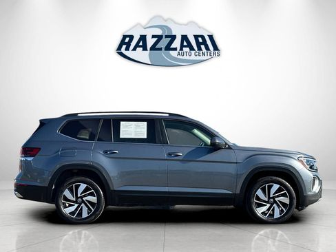 Used 2025 Volkswagen Atlas SE FWD image 2