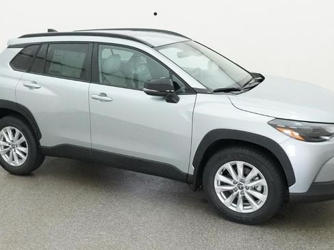 Used 2026 Toyota Corolla Cross LE FWD image 49
