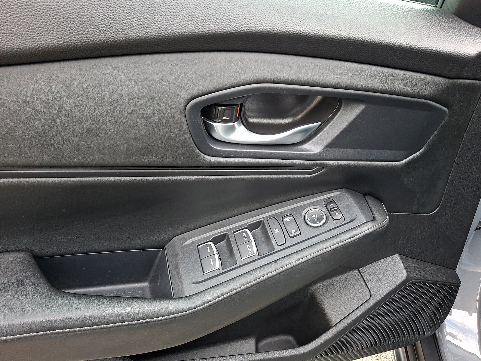 Used 2025 Honda Accord Sport image 13