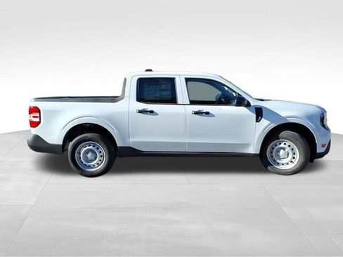 New 2025 Ford Maverick XL image 11