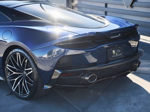 Used 2022 McLaren GT image 11